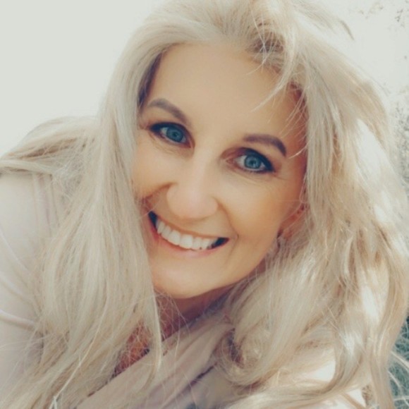 Meet your Posher, Inge - Picture 1 of 1